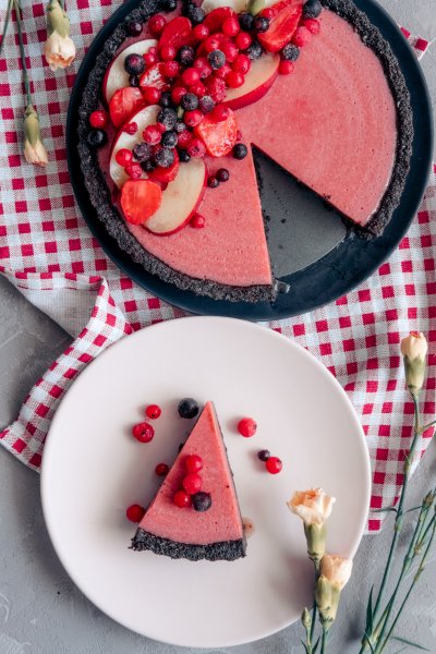 Summer Vegan Strawberry Tart | Yuzu Bakes